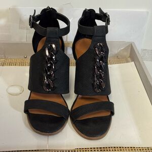 Maurices Black Heeled Sandals with Chain Detail great condition size 8
